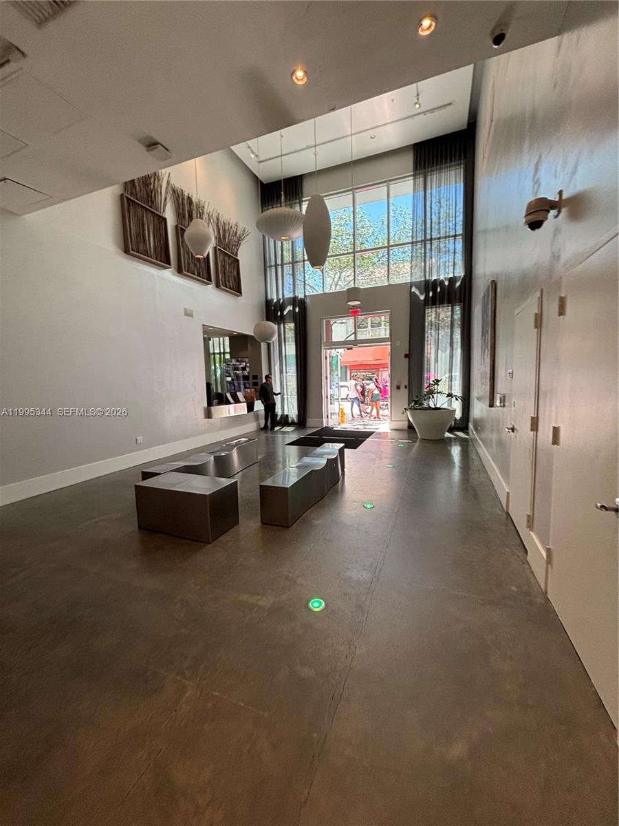 THE LOFT DOWNTOWN II COND - Residential Lease