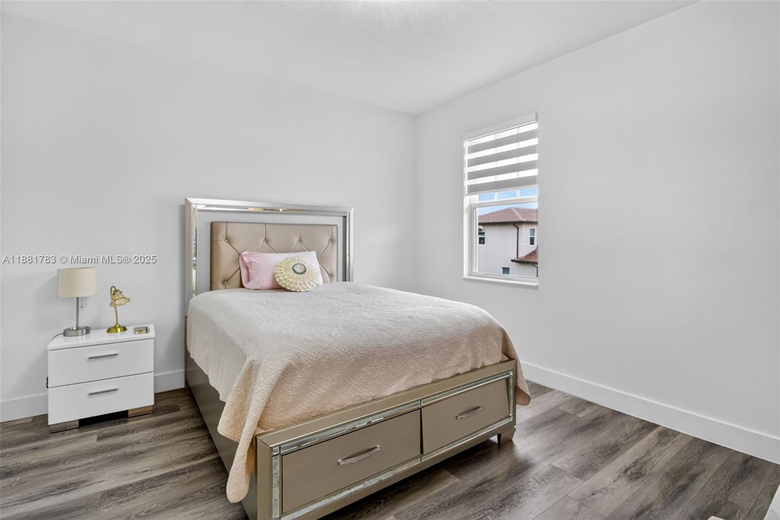 CRESCENT RIDGE - Residential