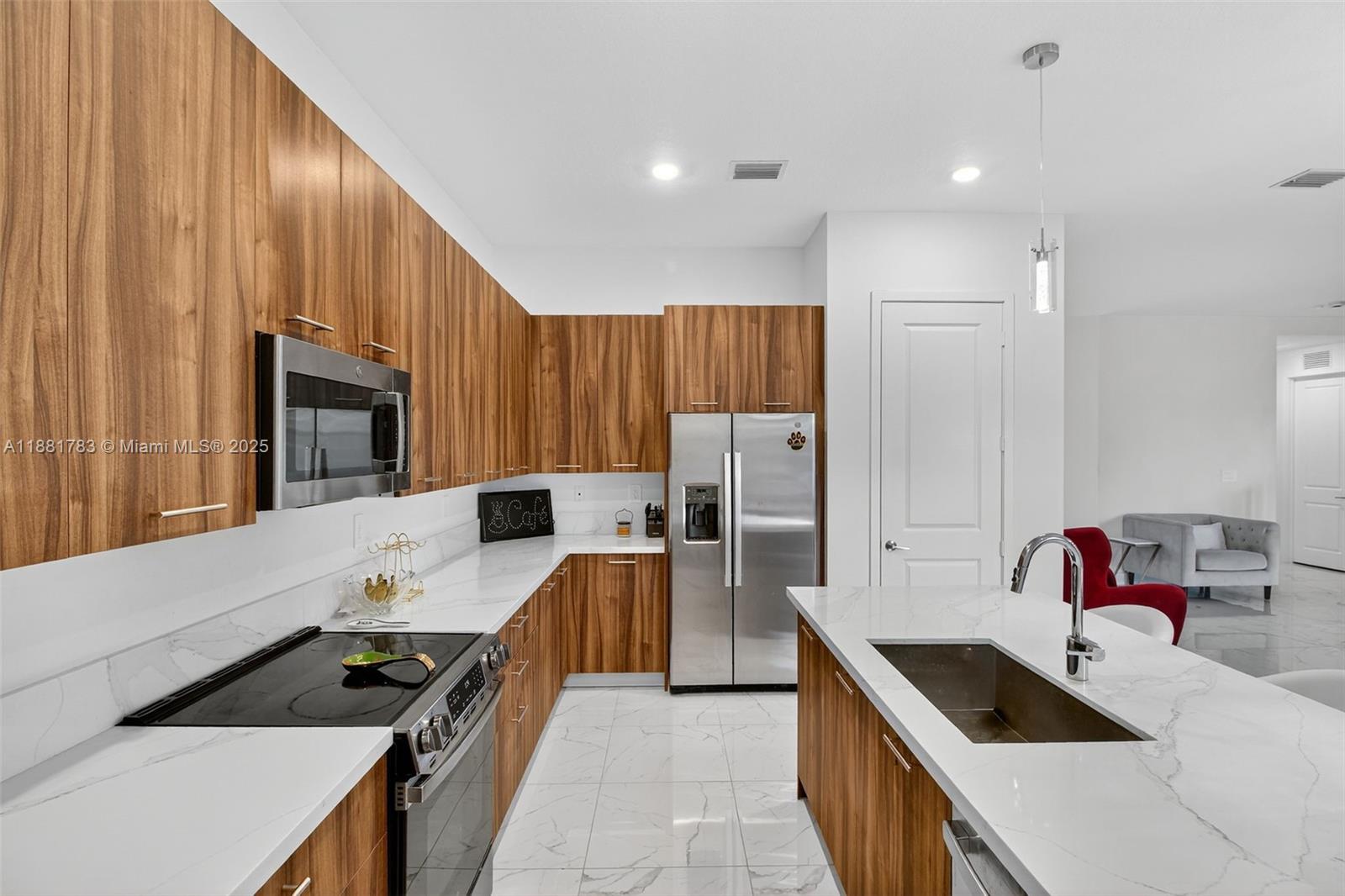 CRESCENT RIDGE - Residential