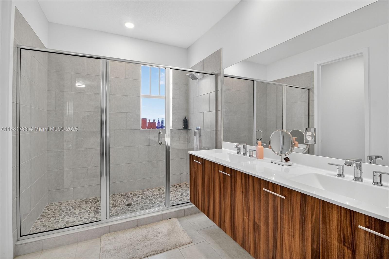 CRESCENT RIDGE - Residential