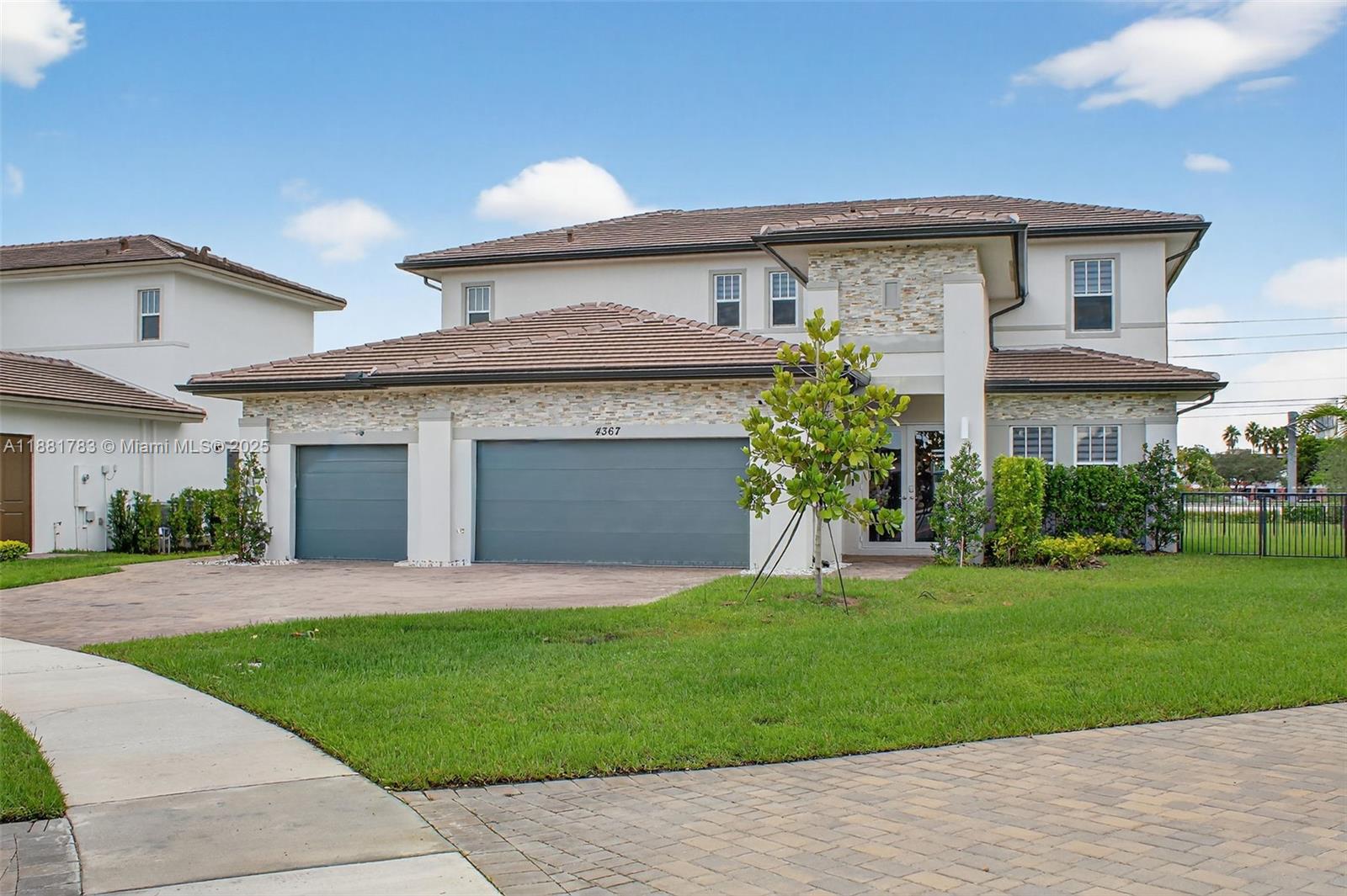 CRESCENT RIDGE - Residential