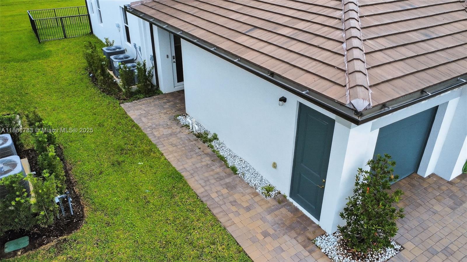 CRESCENT RIDGE - Residential