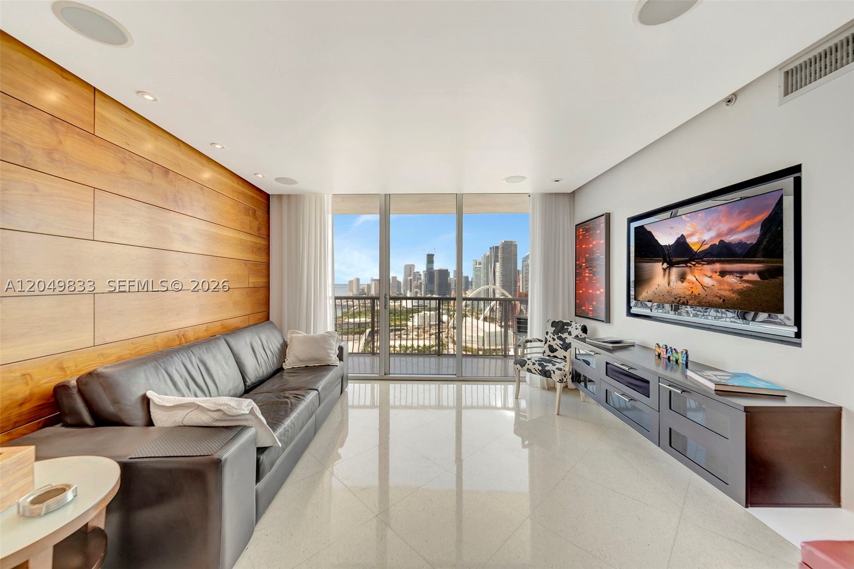 1750 N Bayshore Dr 3910
