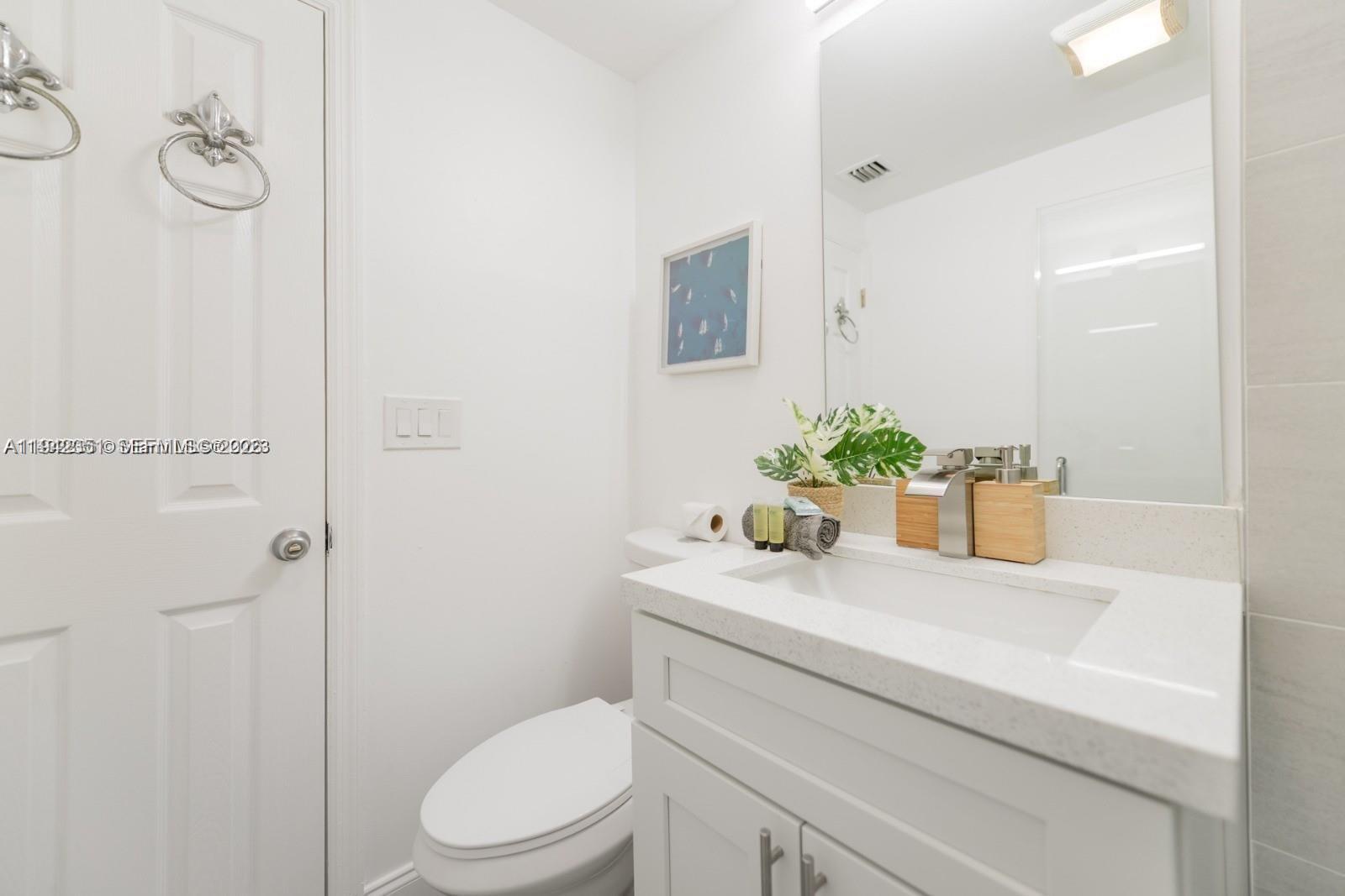 LAUDERDALE ISLES NO 2 - Residential Lease