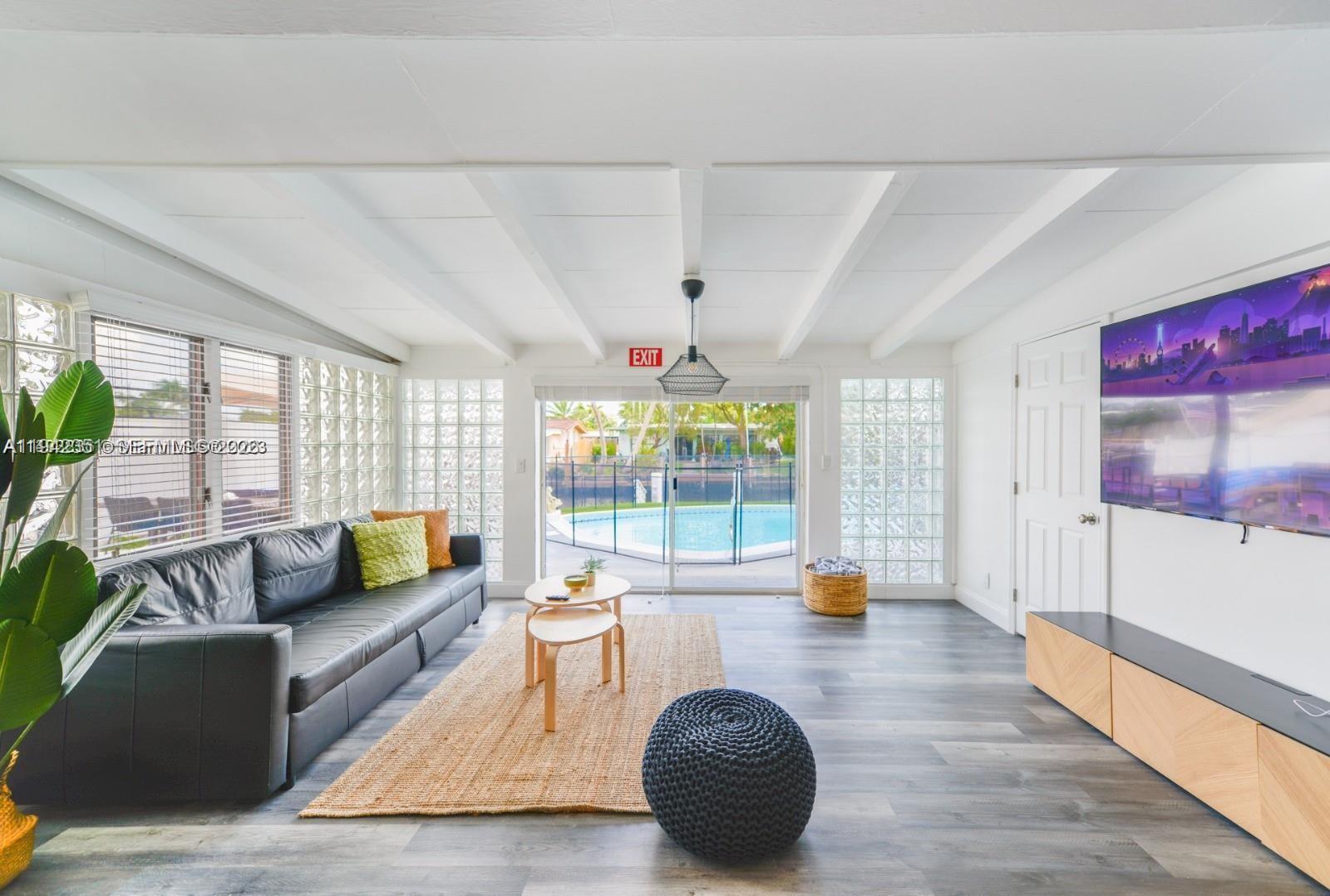 LAUDERDALE ISLES NO 2 - Residential Lease