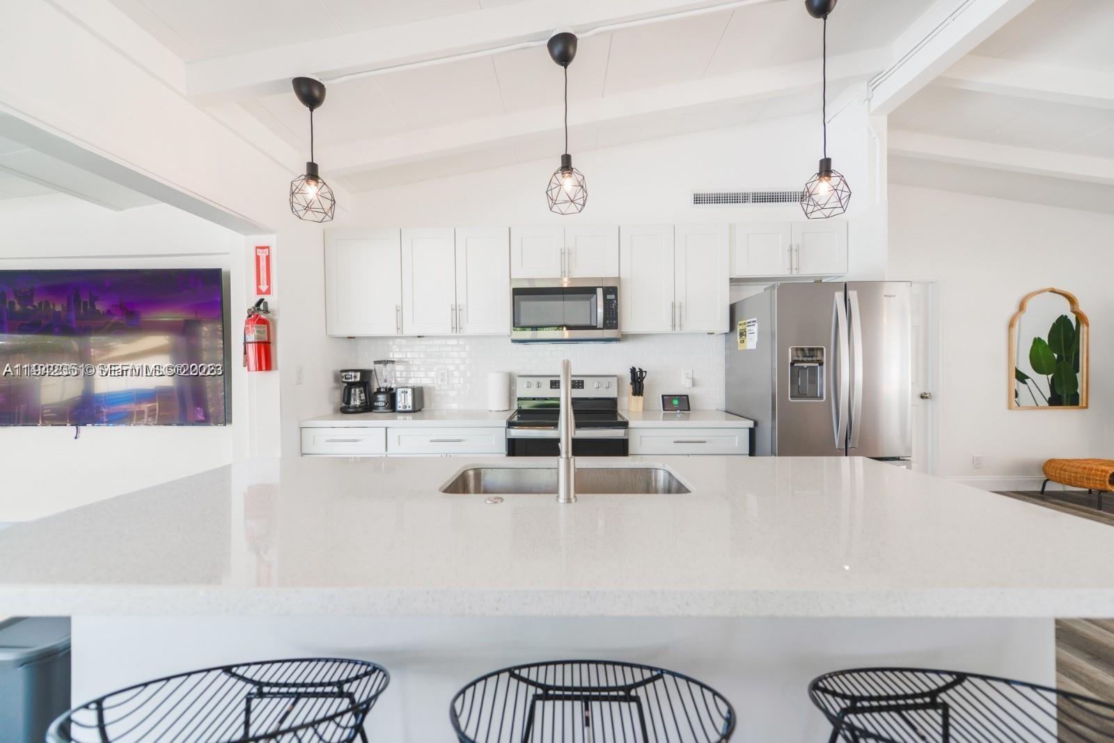 LAUDERDALE ISLES NO 2 - Residential Lease