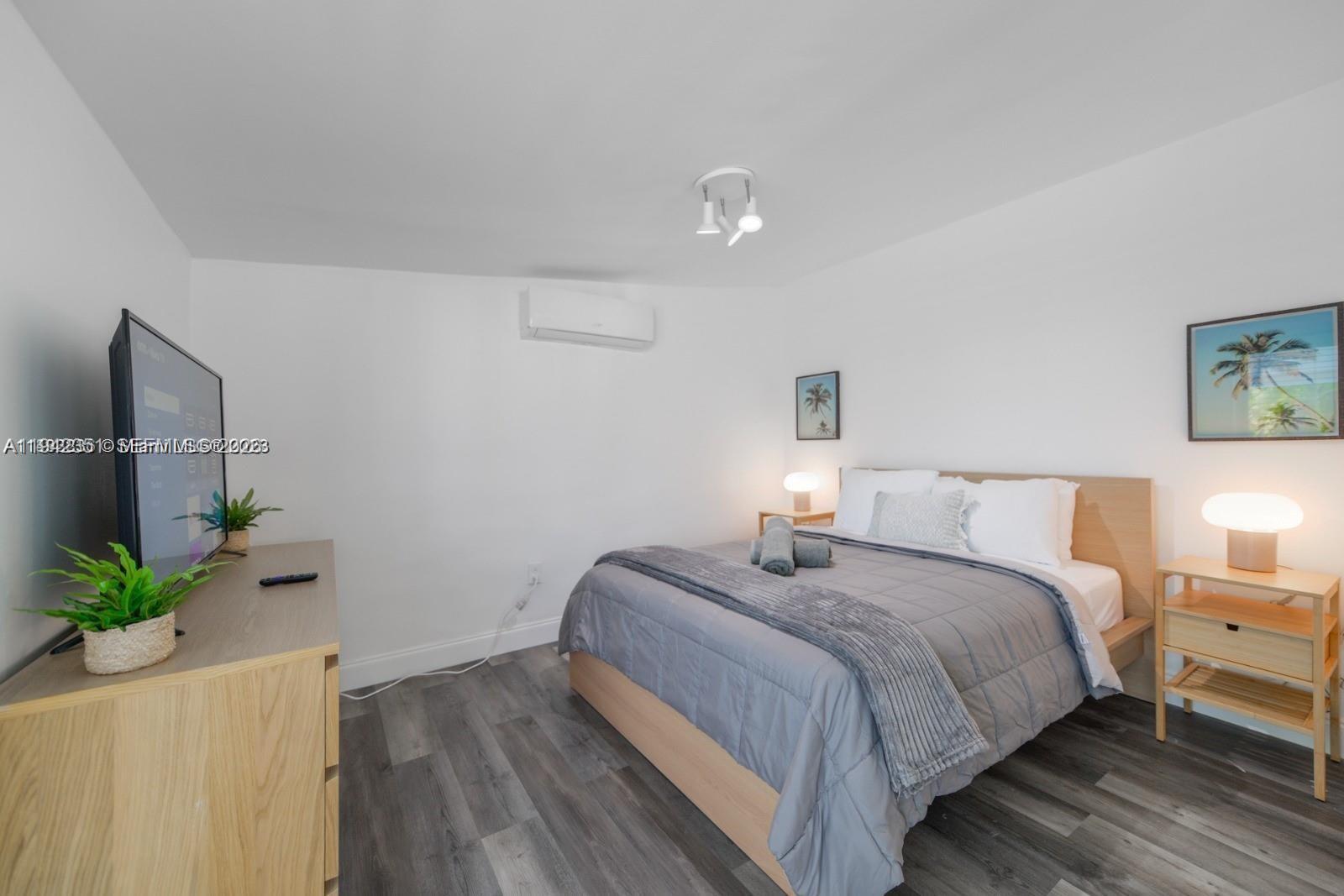 LAUDERDALE ISLES NO 2 - Residential Lease