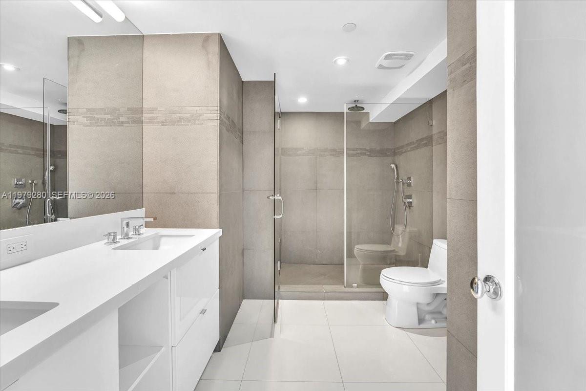 SOUTH POINTE TOWERS CONDO - Residential