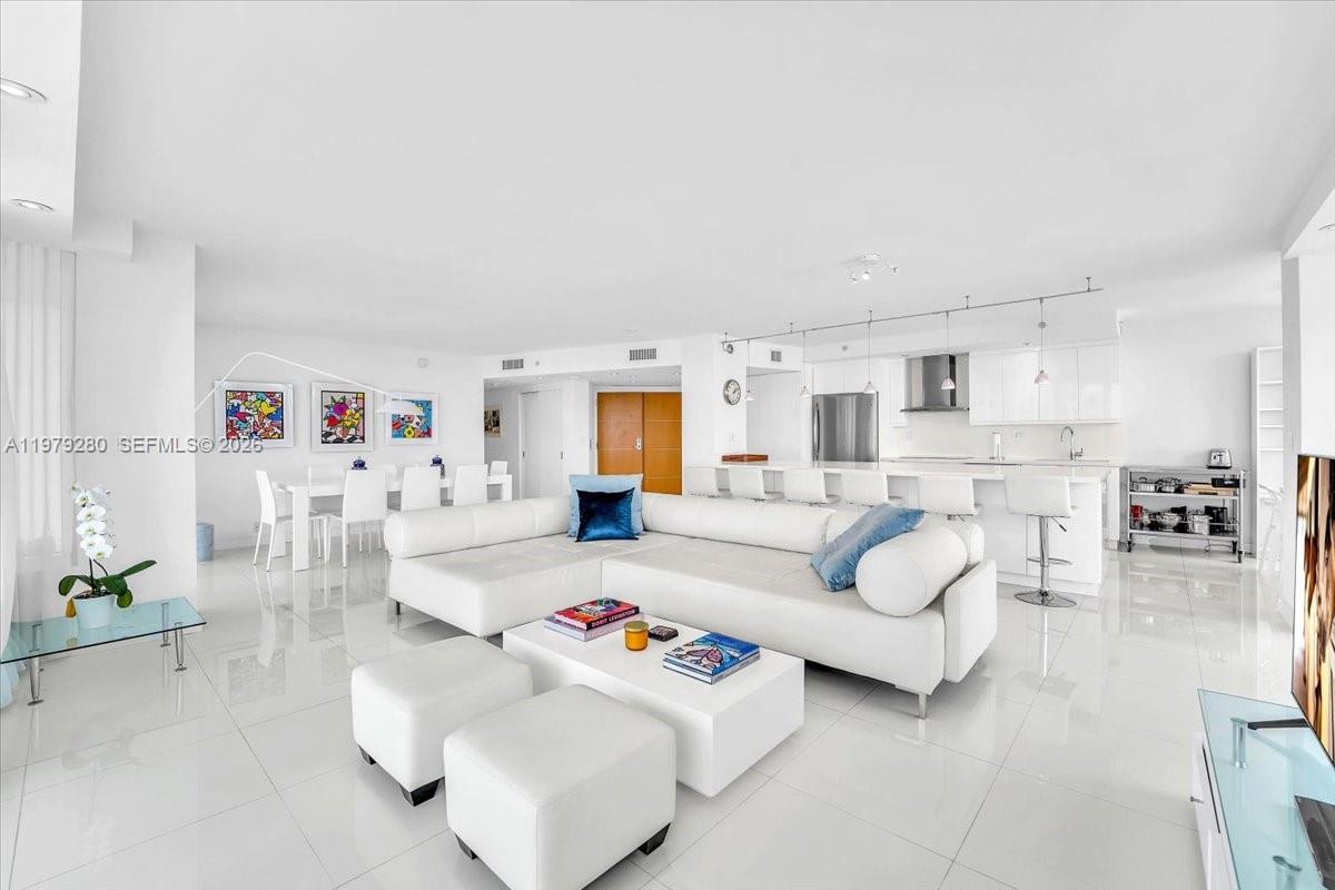 SOUTH POINTE TOWERS CONDO - Residential