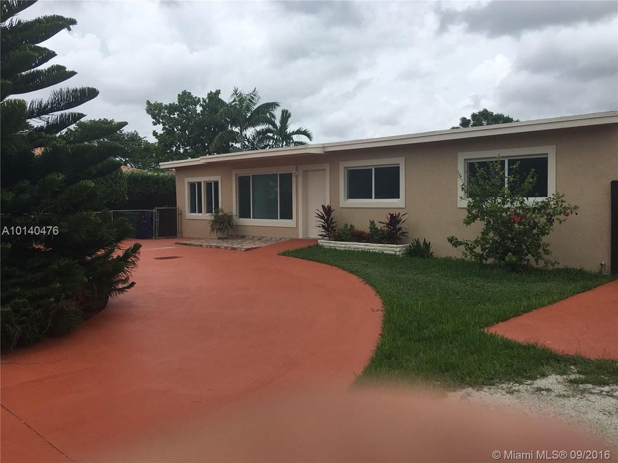 Pool Home featuring 4 bedrooms, 3bath plus a 1/1, updated kitchen, 2 new baths, tile throughout mail living areas, wood laminate floors in bedrooms, house shows great, large patio with detached BBQ area, large pool, plenty of parking for RV or a Boat, semilunar parking in the front. too many extras to mention. Income pontential. Hurry property wont last!