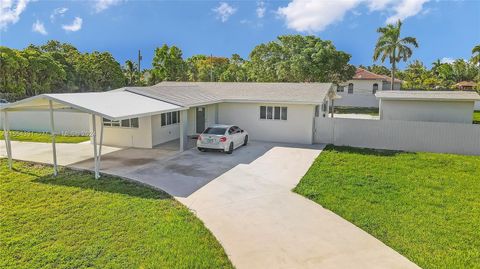 Single Family Residence in Miami FL 18395 216th St.jpg