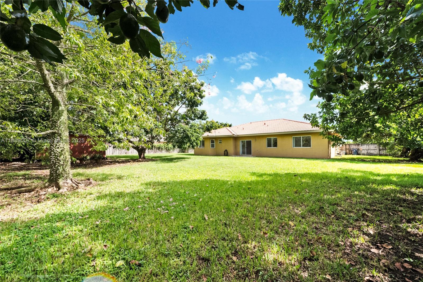 REDLANDS FOREST - Residential