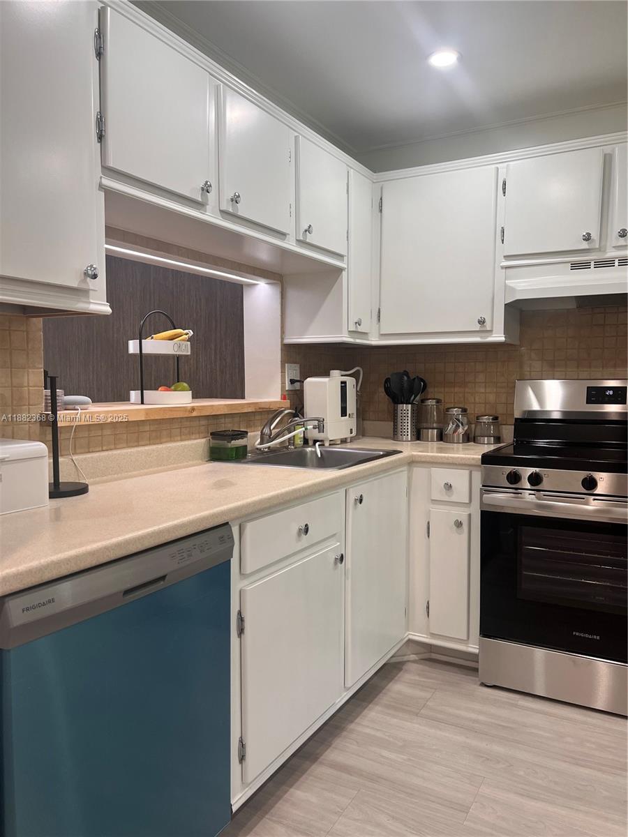 GARDENS OF KENDALL SOUTH - Residential Lease