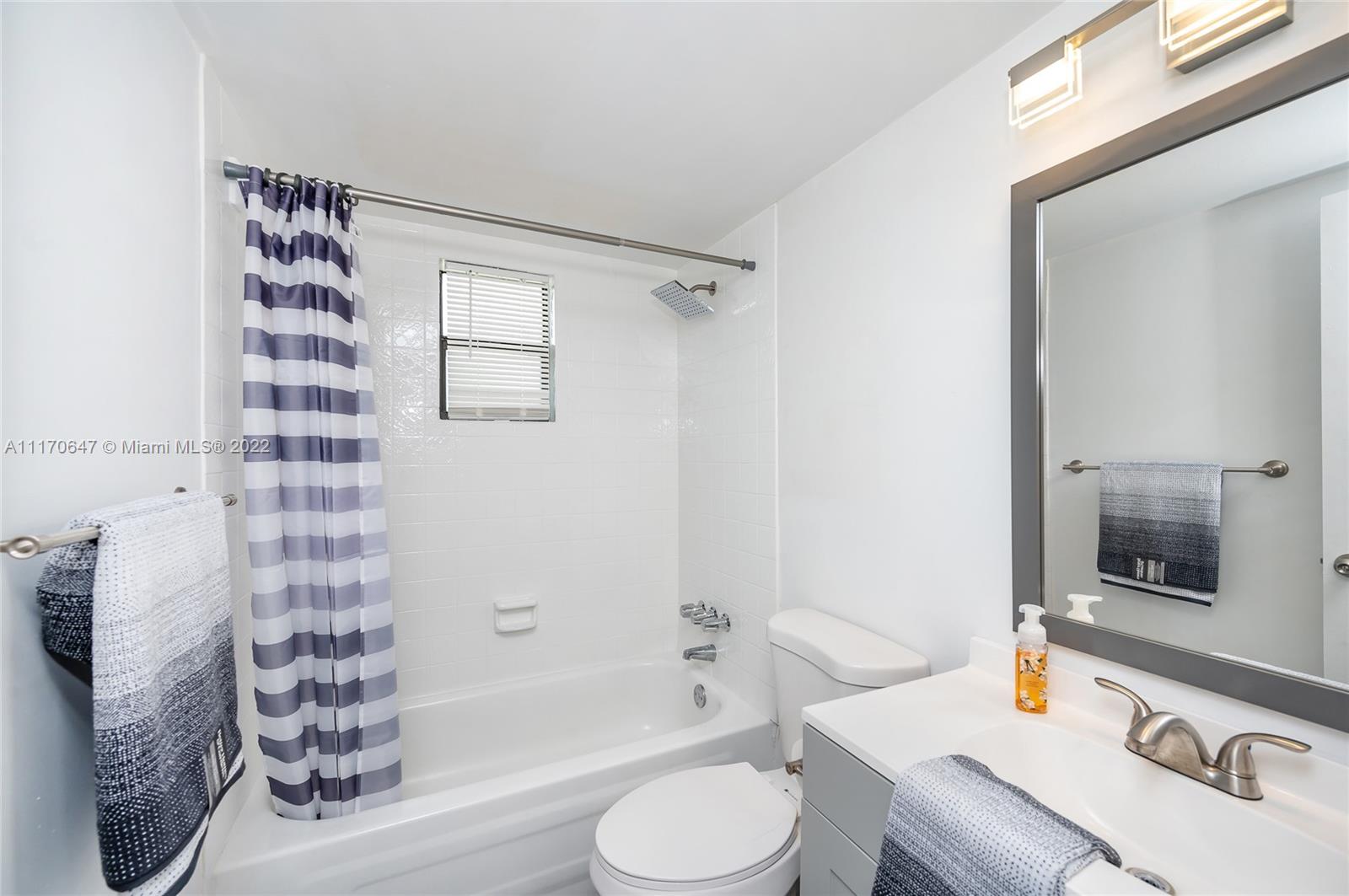 PLANTATION CLUB B CONDO - Residential