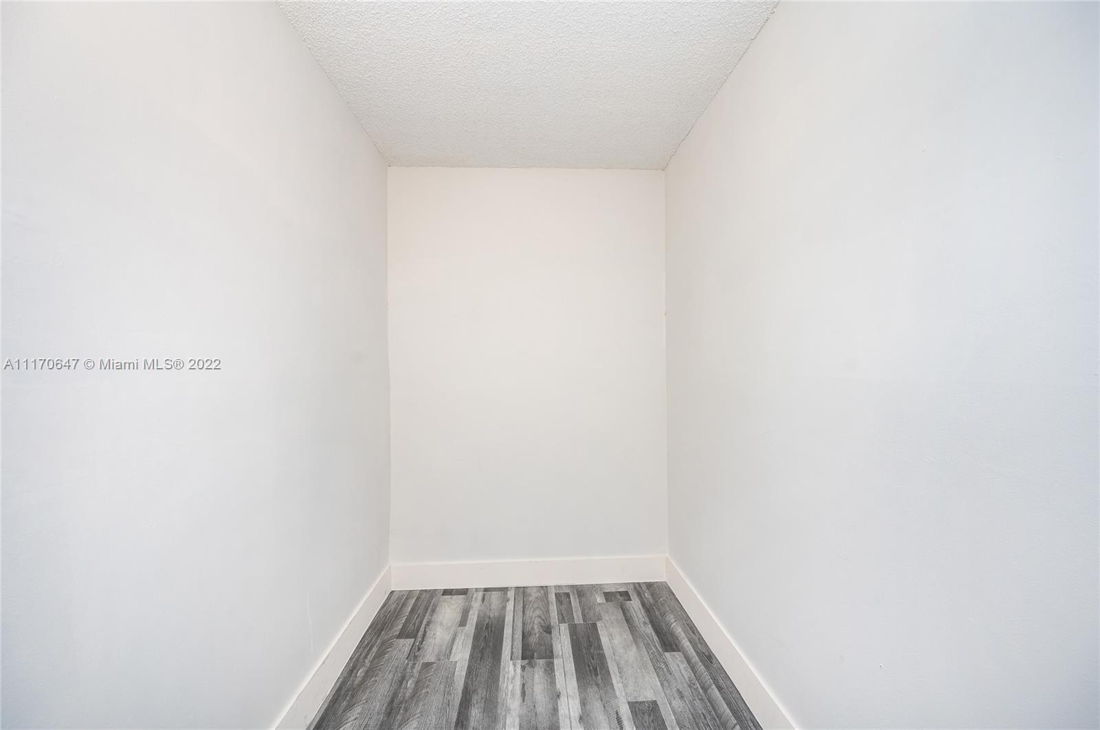 PLANTATION CLUB B CONDO - Residential