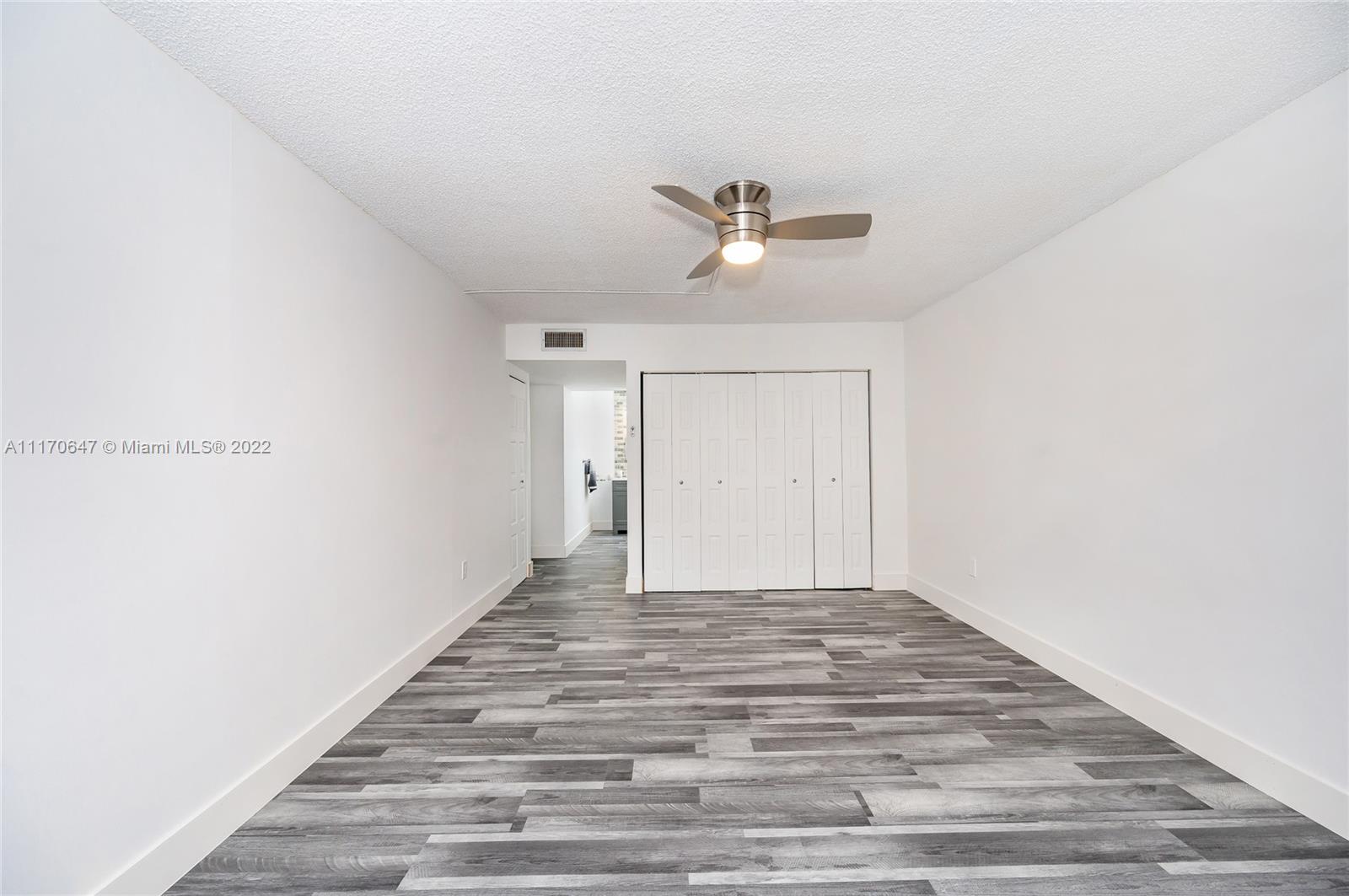 PLANTATION CLUB B CONDO - Residential