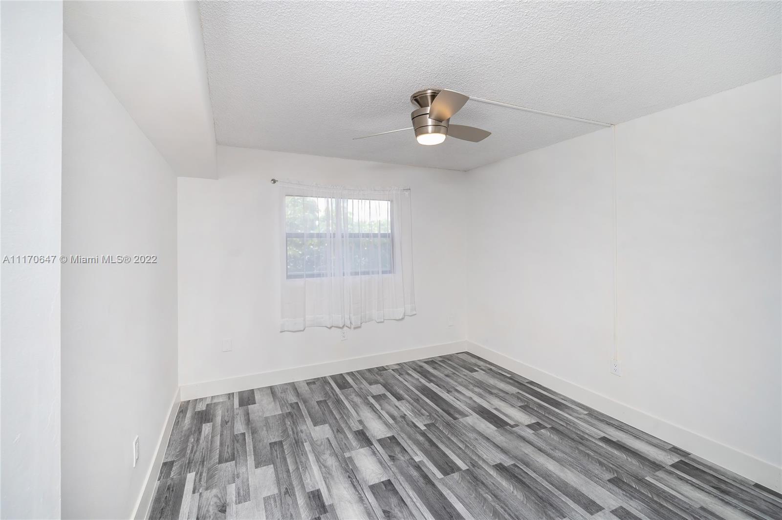 PLANTATION CLUB B CONDO - Residential