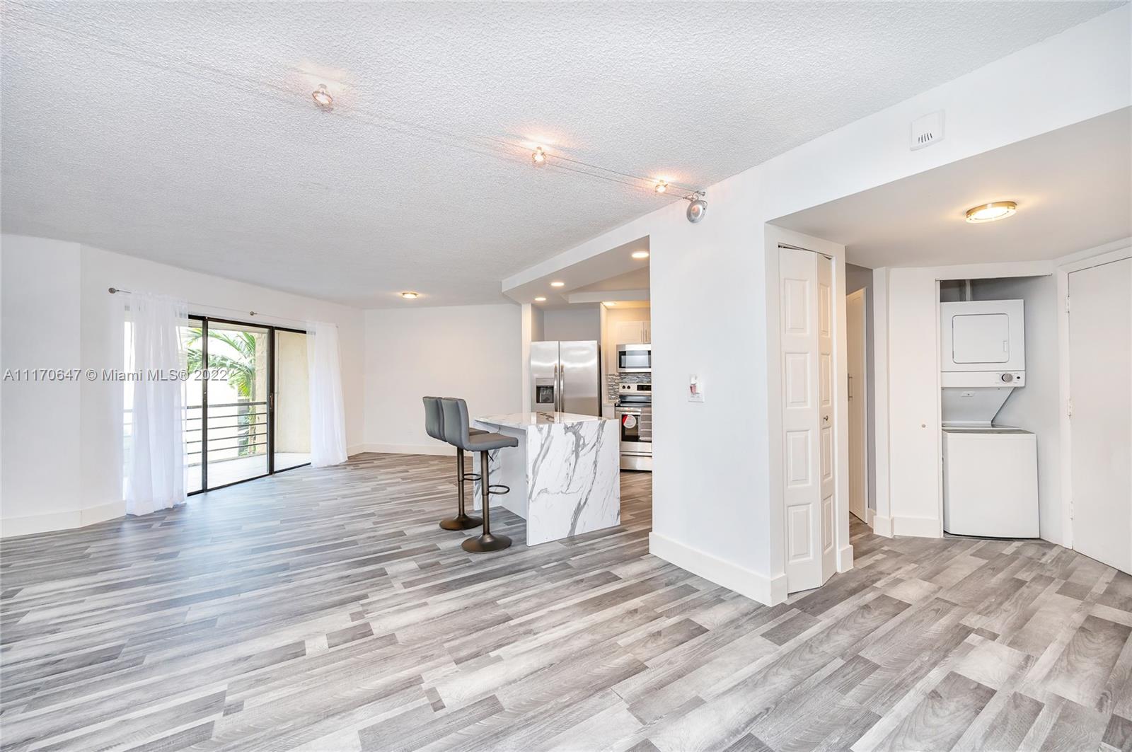 PLANTATION CLUB B CONDO - Residential