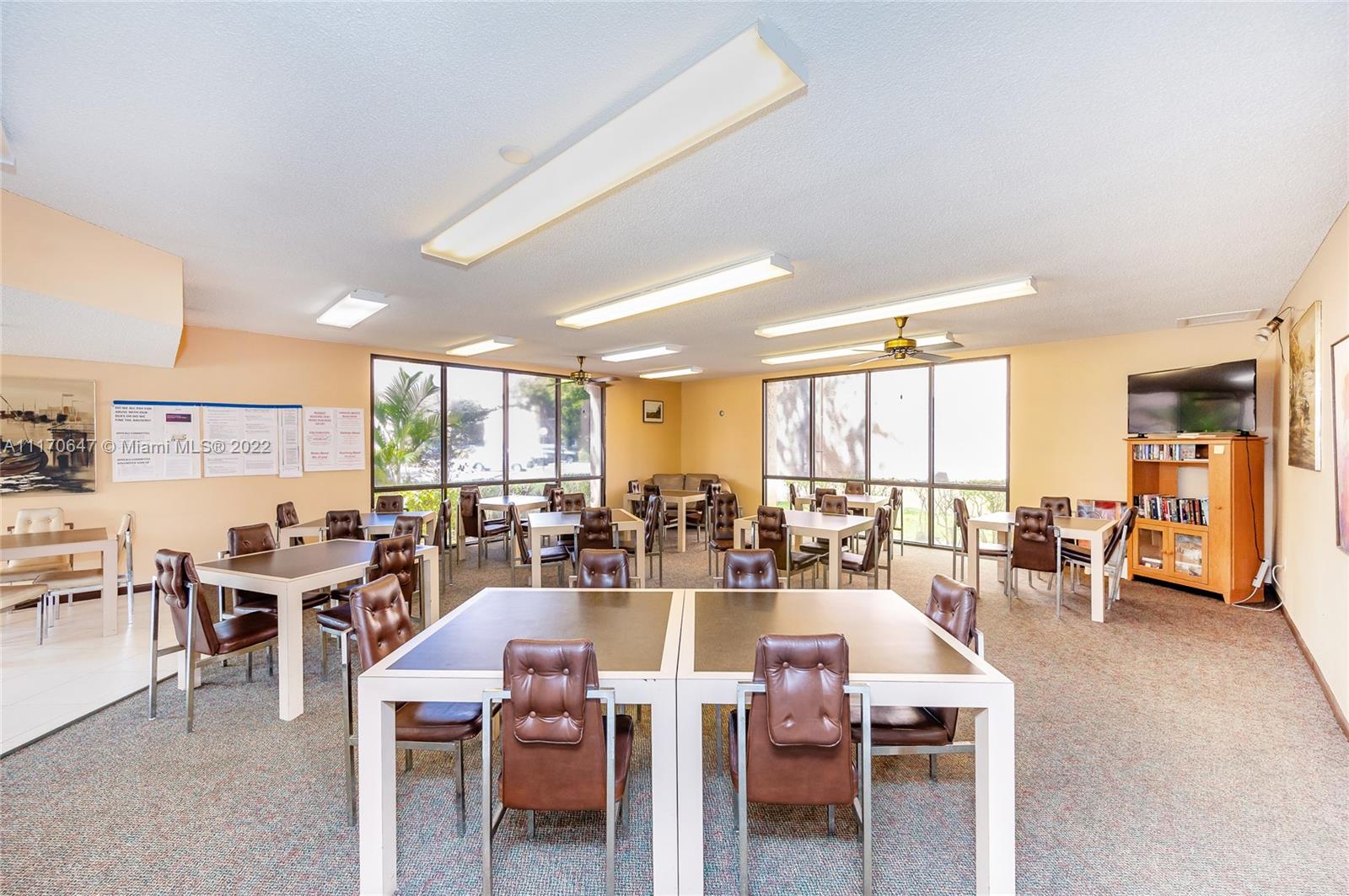 PLANTATION CLUB B CONDO - Residential