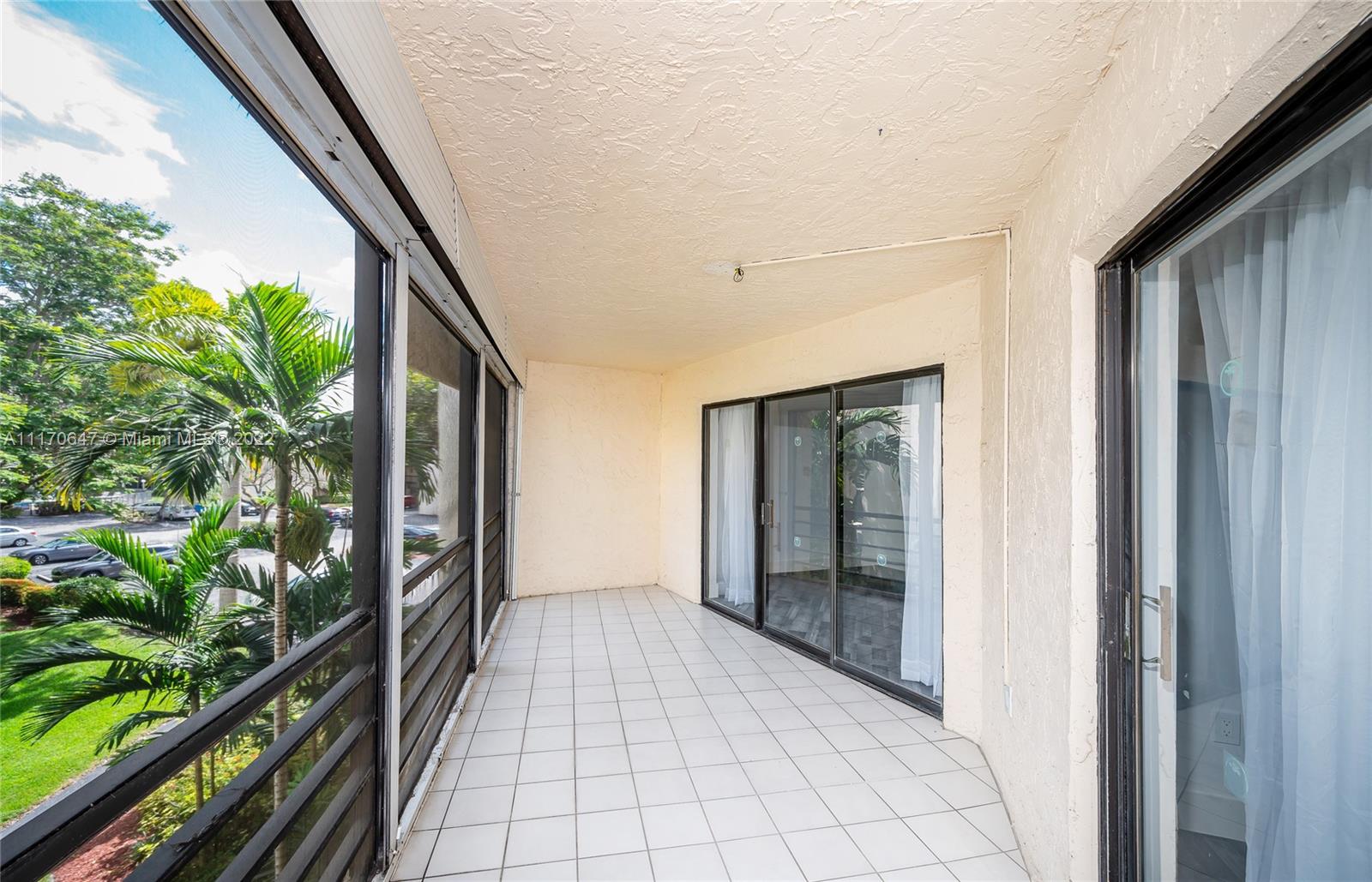 PLANTATION CLUB B CONDO - Residential