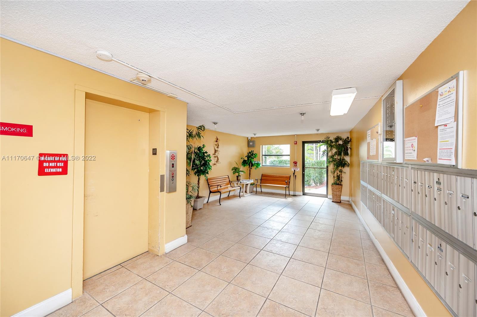 PLANTATION CLUB B CONDO - Residential