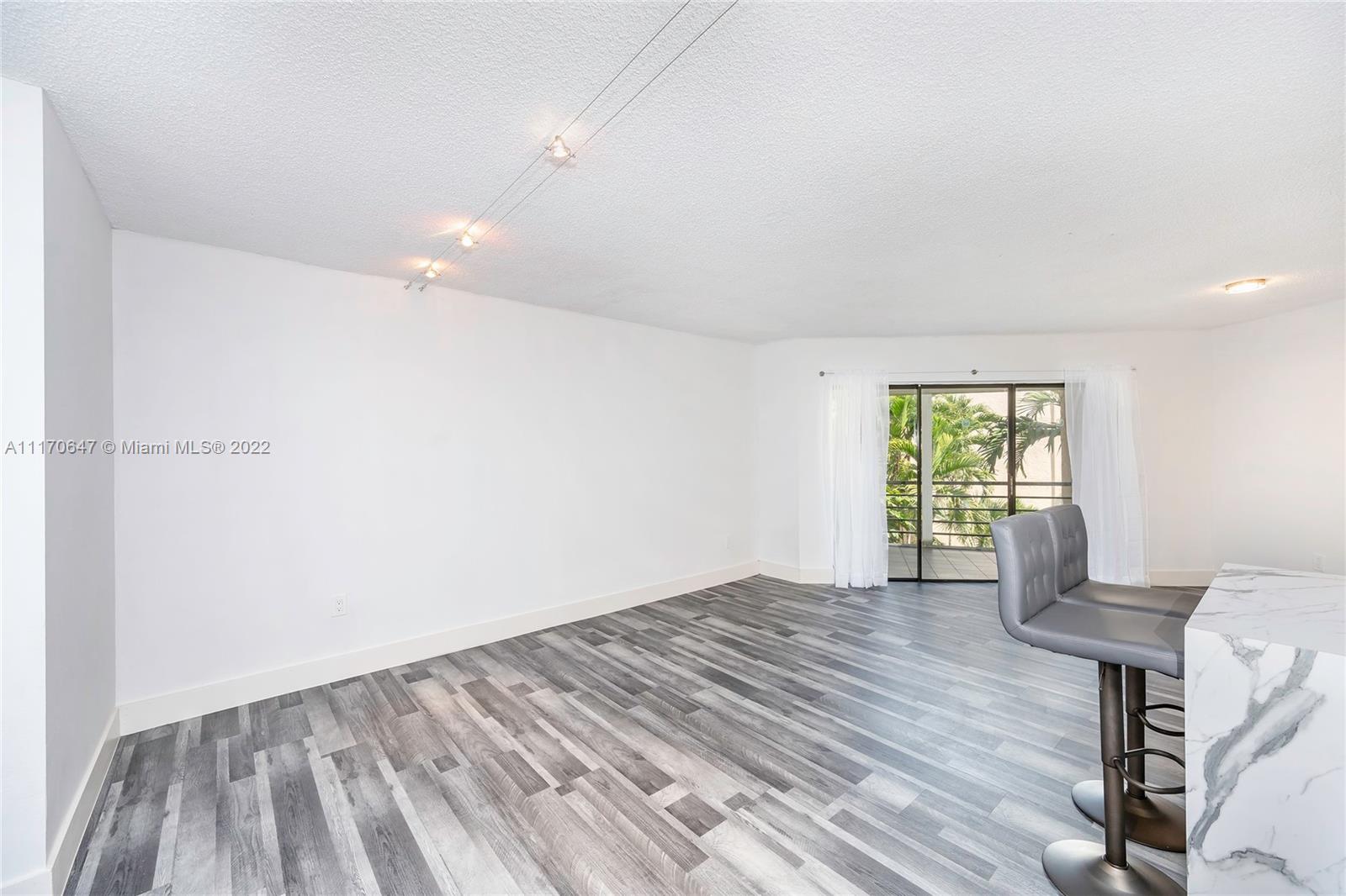 PLANTATION CLUB B CONDO - Residential