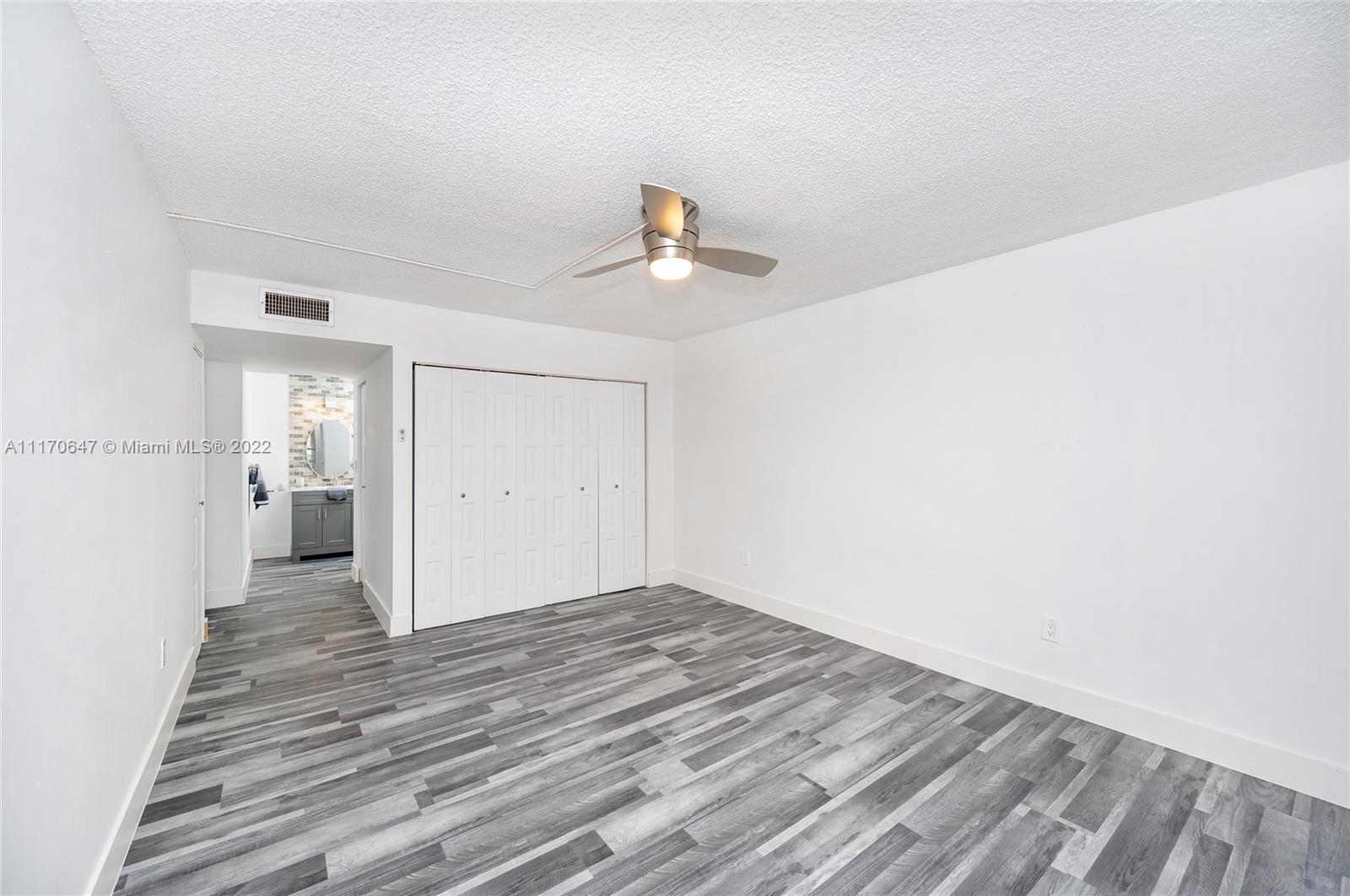 PLANTATION CLUB B CONDO - Residential