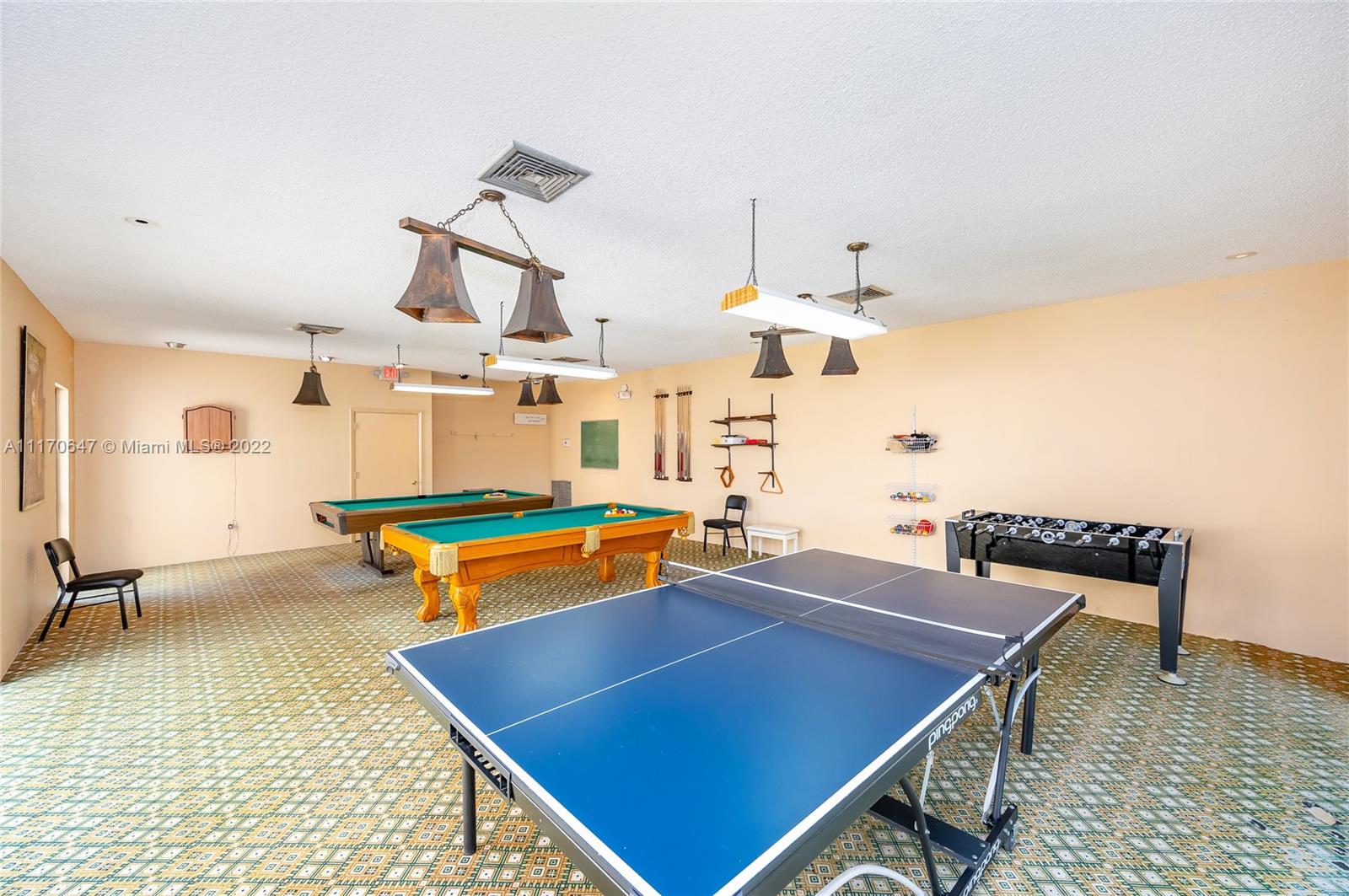 PLANTATION CLUB B CONDO - Residential