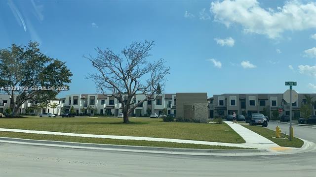 VIA VENTURA NEIGHBORHOOD - Residential