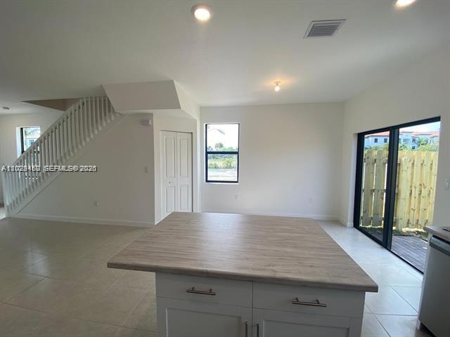 VIA VENTURA NEIGHBORHOOD - Residential