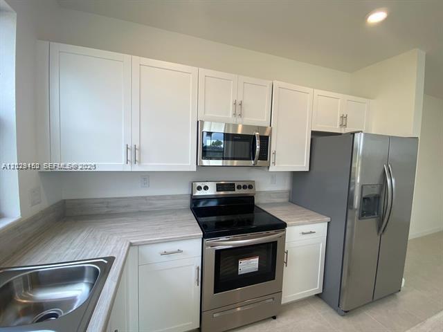 VIA VENTURA NEIGHBORHOOD - Residential