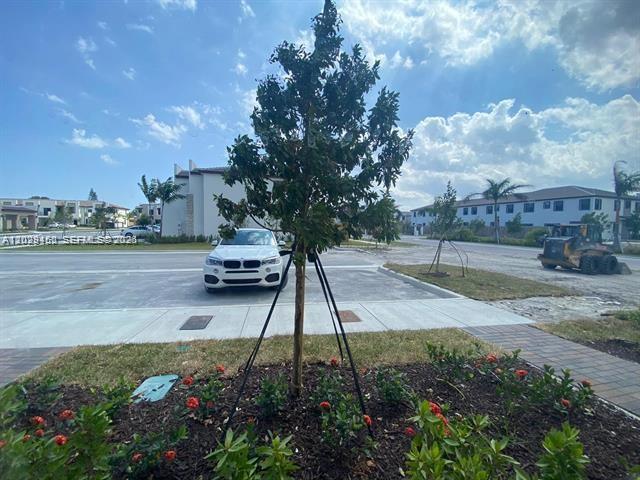 VIA VENTURA NEIGHBORHOOD - Residential