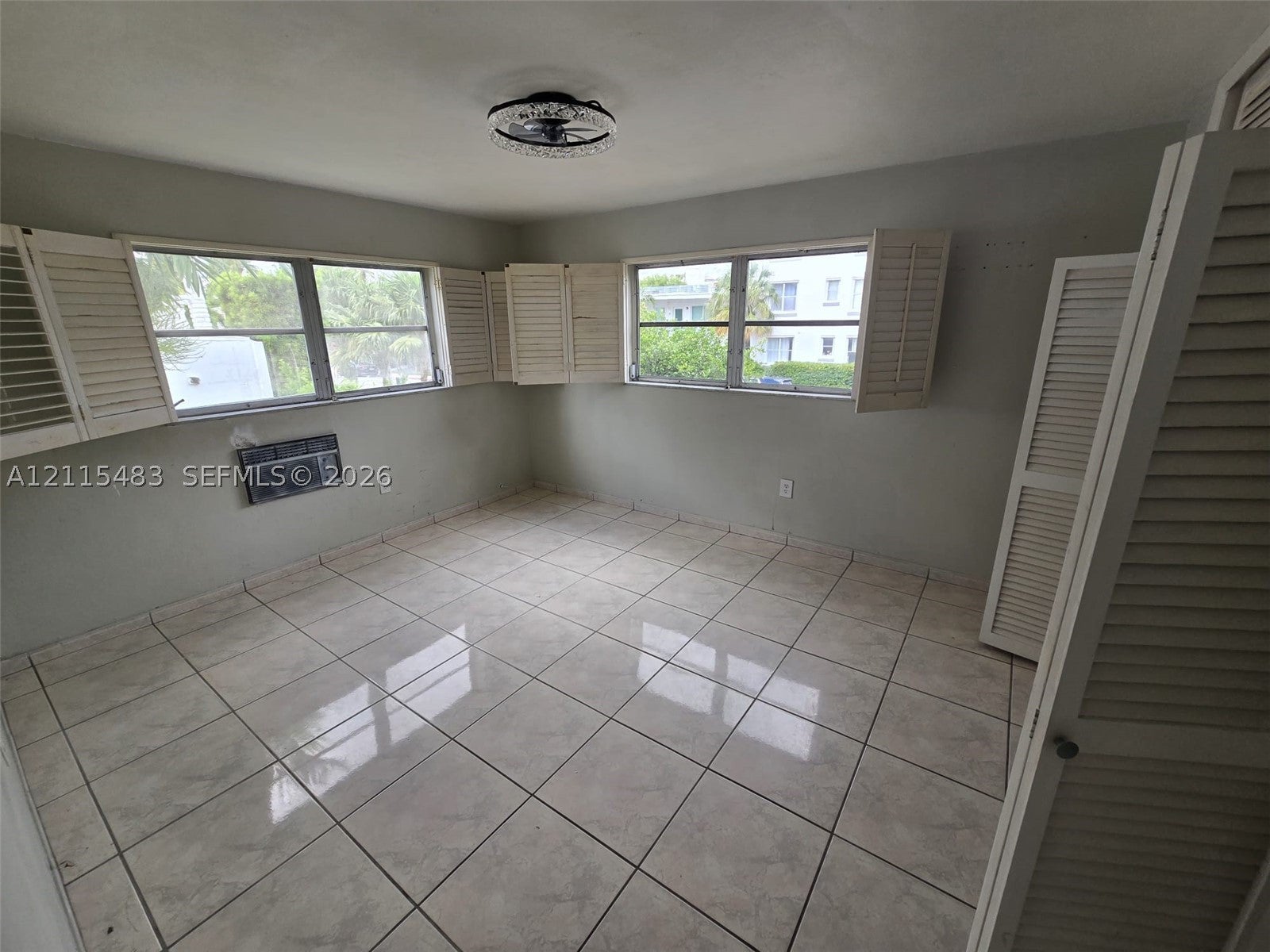 1498 Jefferson Ave 208