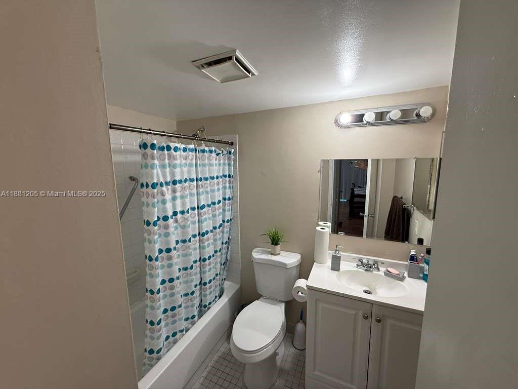 HAMPTON COURT CONDO - Residential