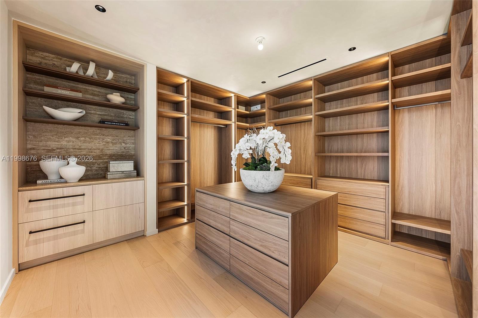BAY HARBOR ISLAND - Residential