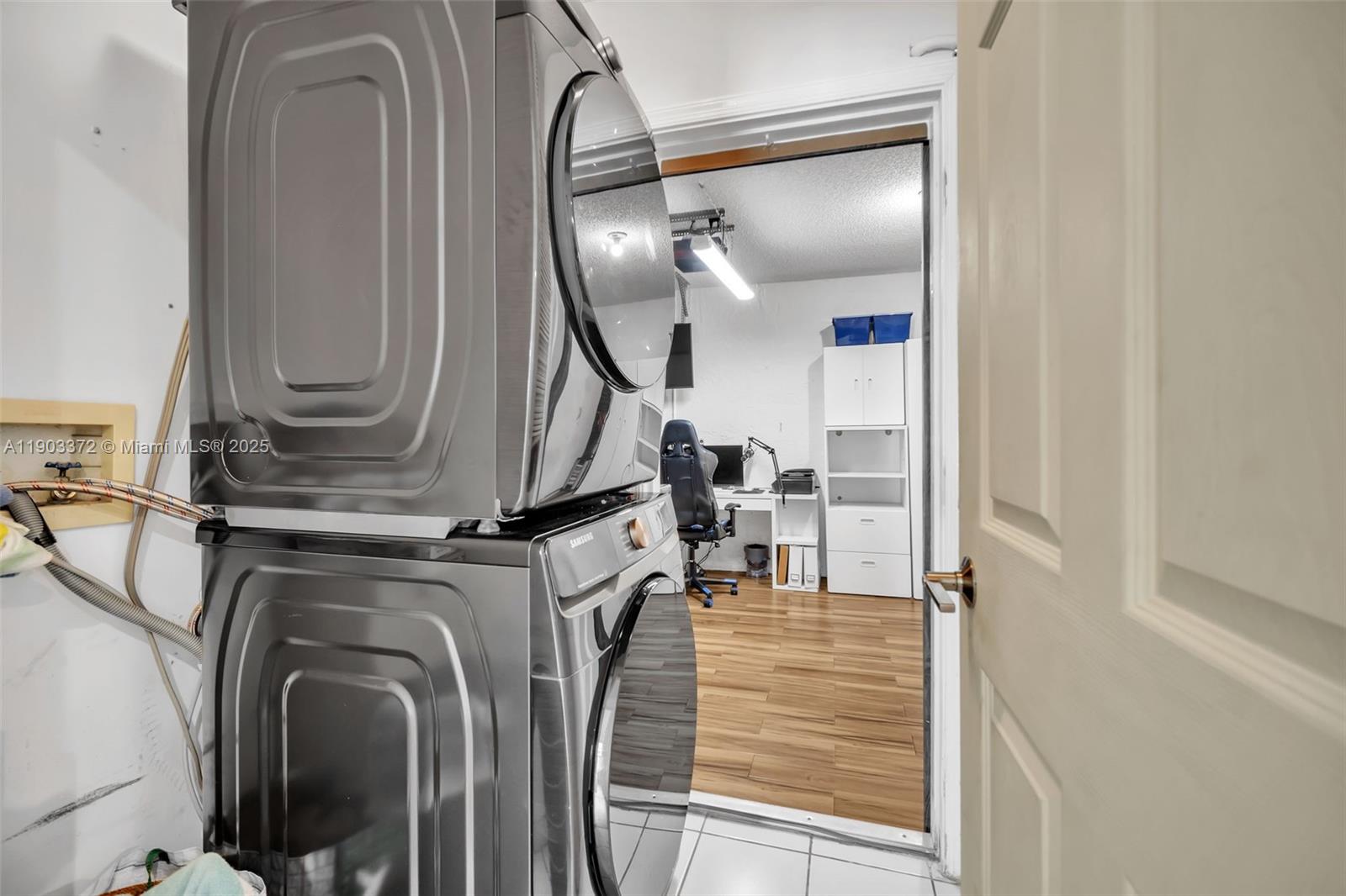 HILLSBORO COUNTRY CLUB - Residential