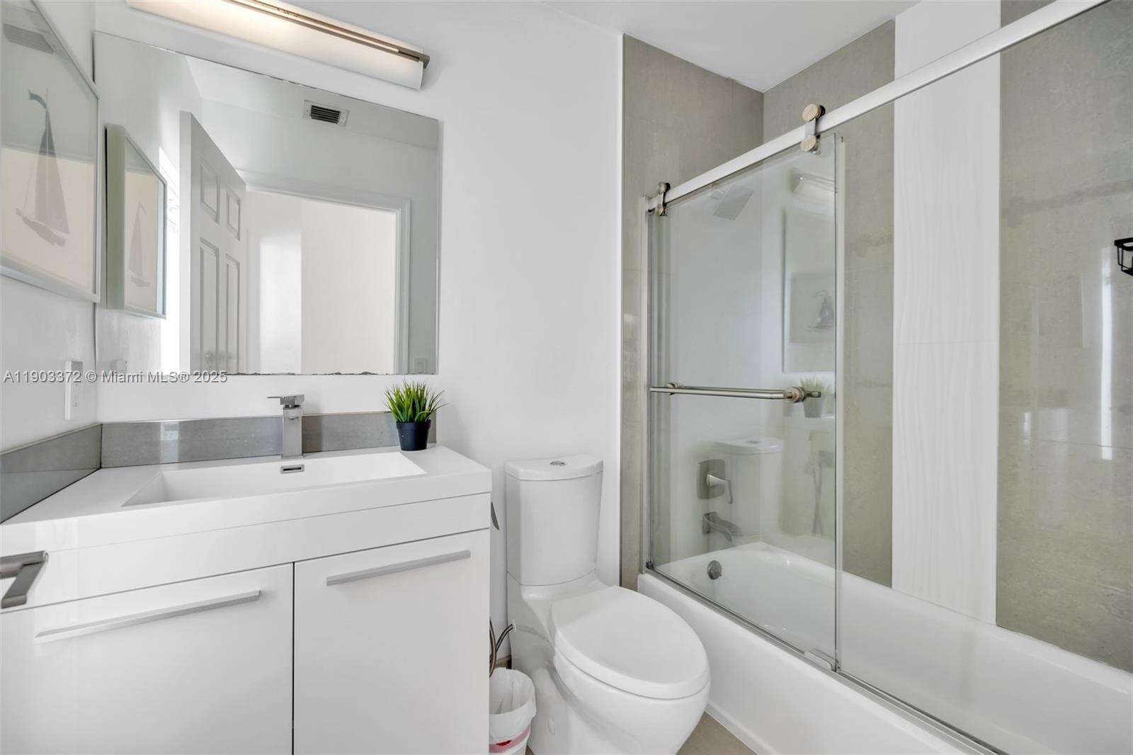 HILLSBORO COUNTRY CLUB - Residential