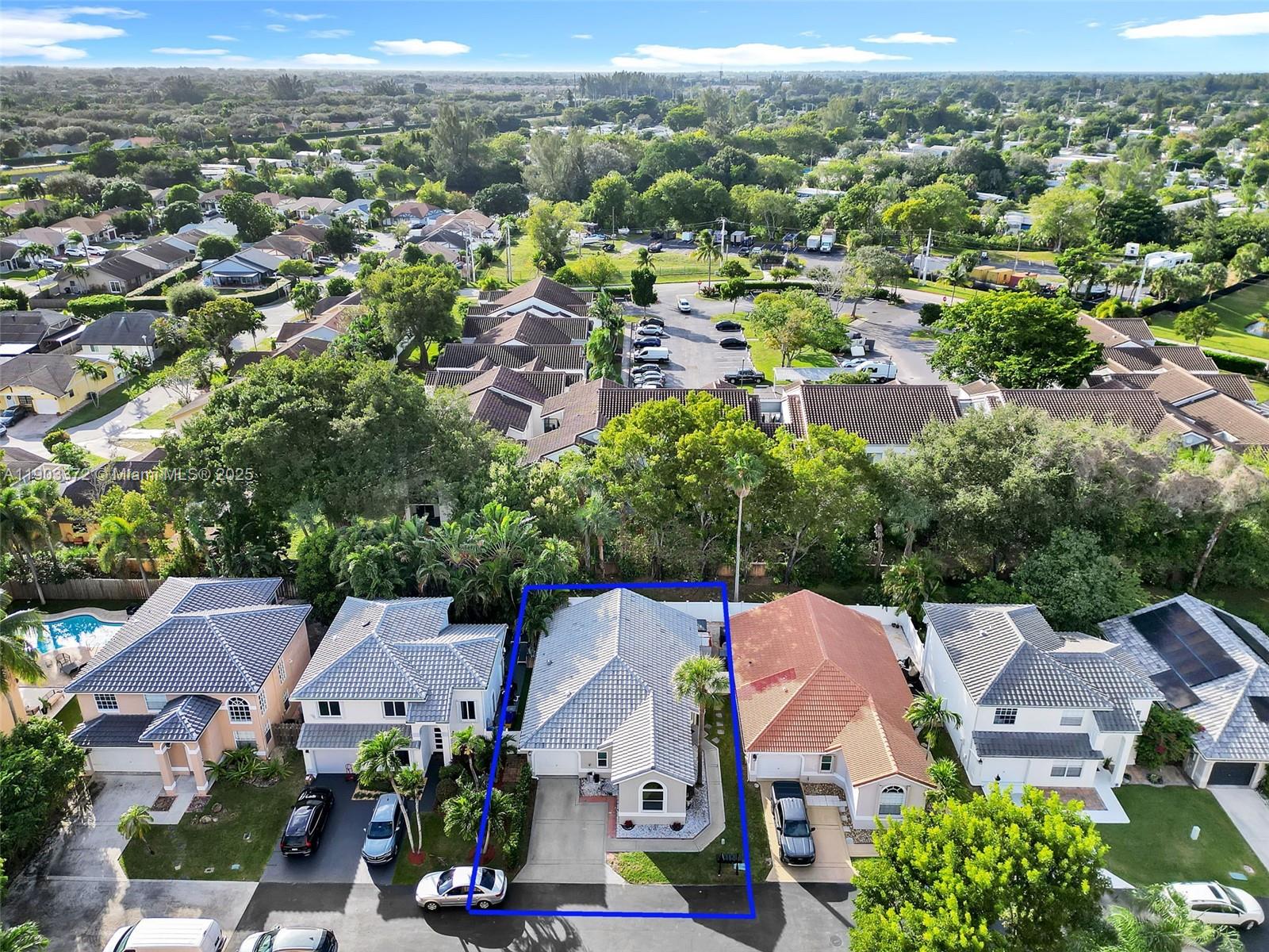 HILLSBORO COUNTRY CLUB - Residential