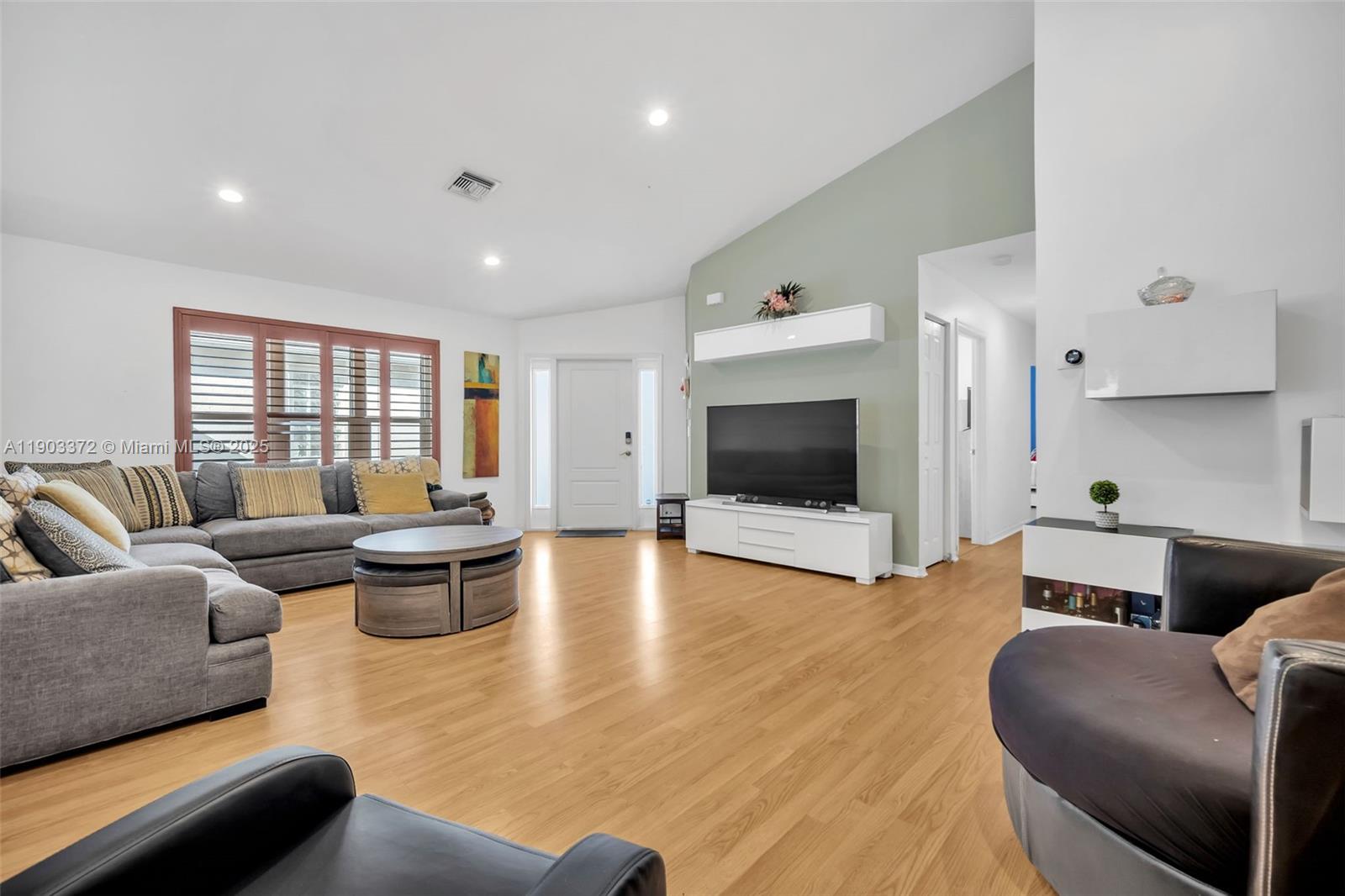 HILLSBORO COUNTRY CLUB - Residential