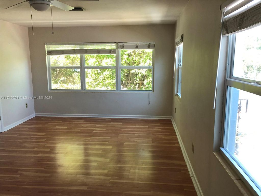 Photo of 114 S M St #3, Lake Worth, FL 33460 (MLS # A11715203)