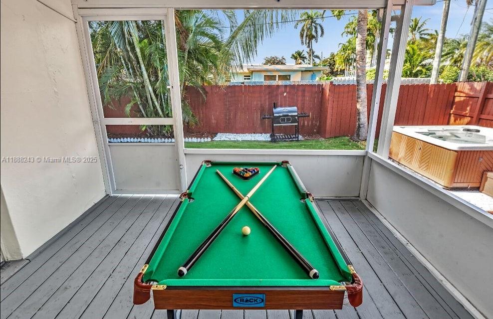 FLAMINGO MANORS - Residential Lease