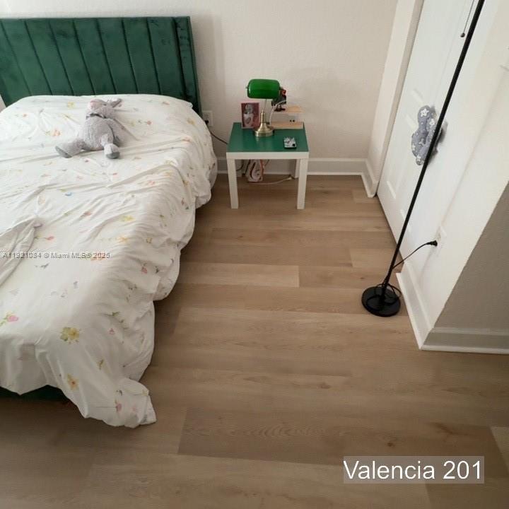 VALENCIA CONDO - Residential