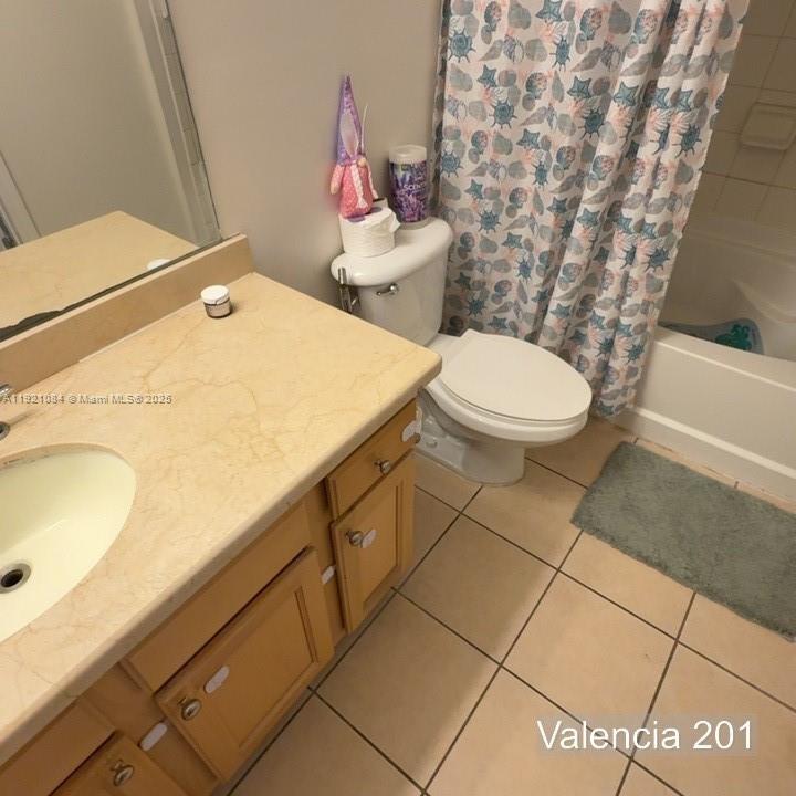 VALENCIA CONDO - Residential