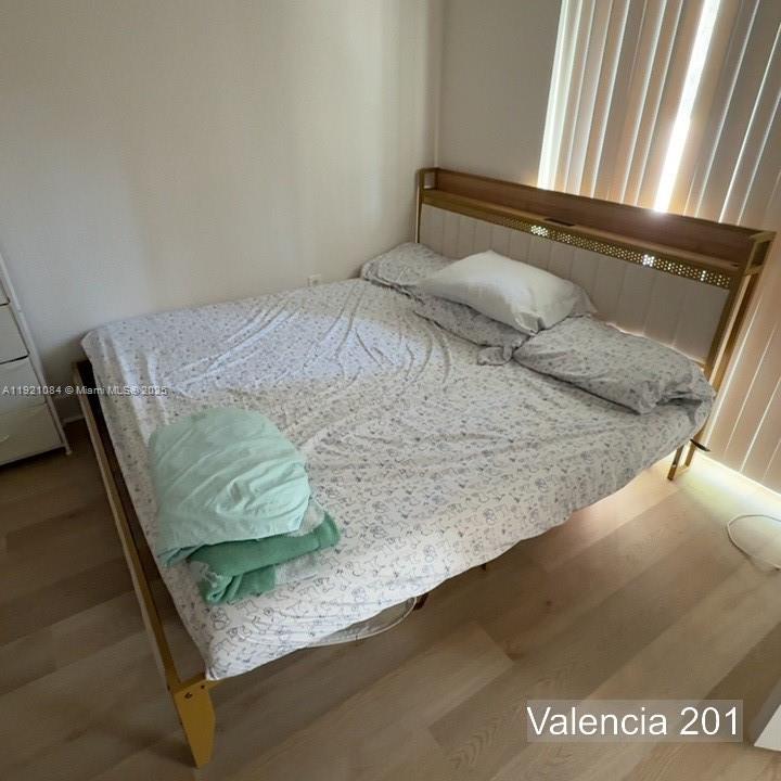 VALENCIA CONDO - Residential