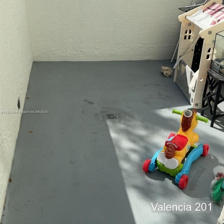 VALENCIA CONDO - Residential