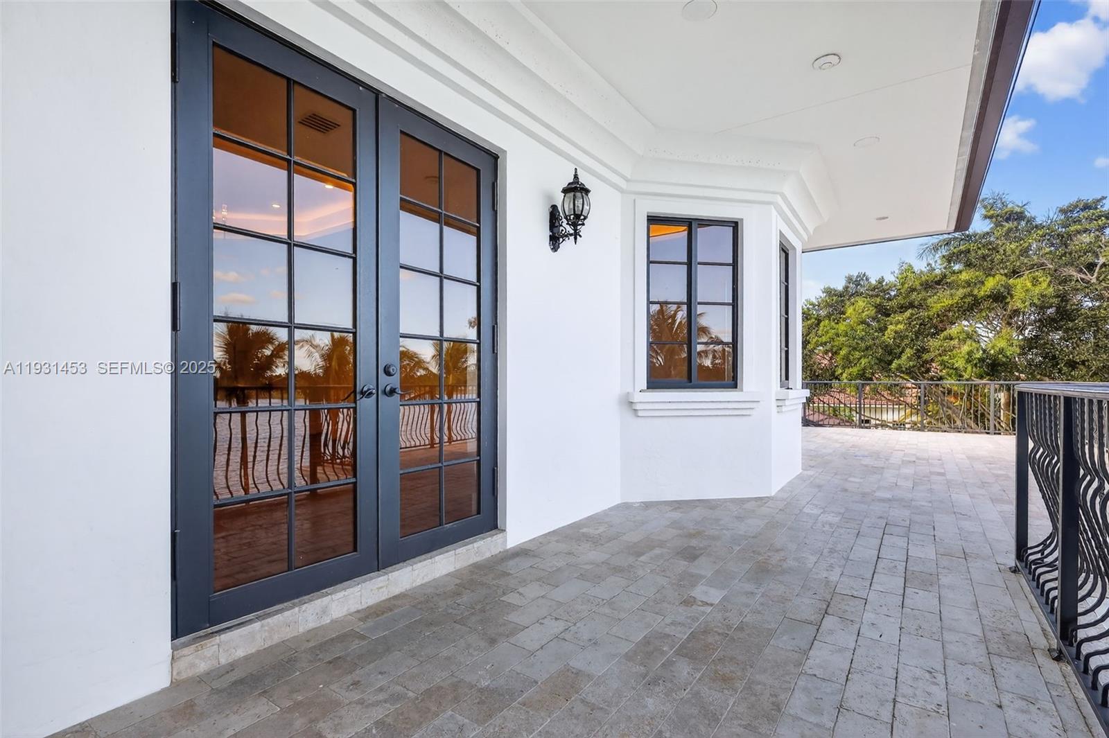 VISTA LAKES - Residential