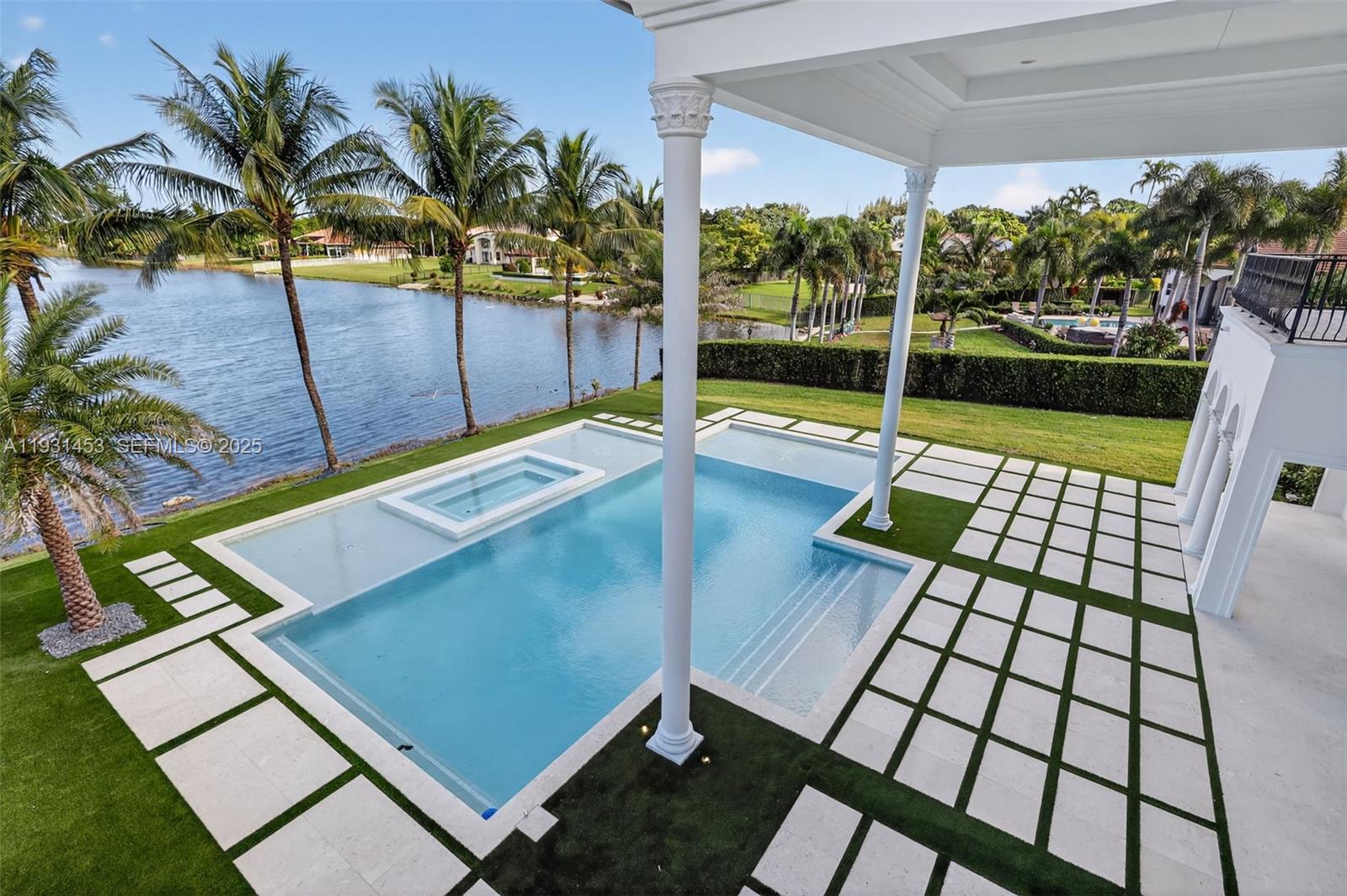 VISTA LAKES - Residential