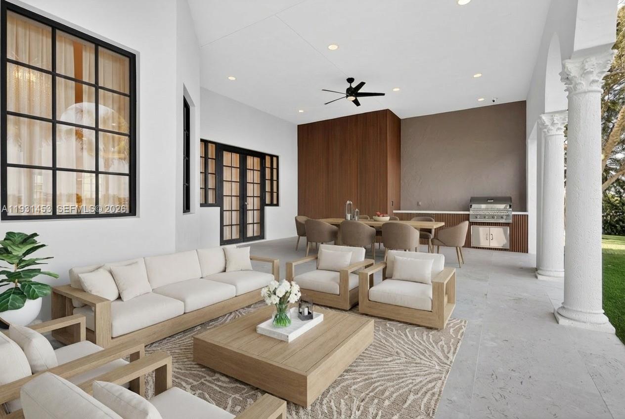 VISTA LAKES - Residential