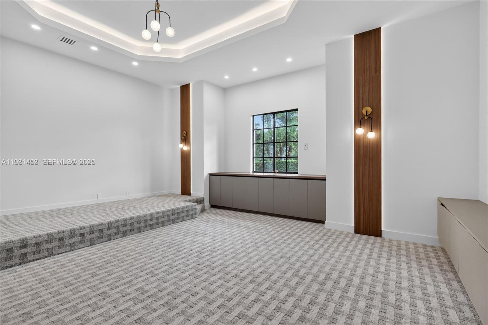 VISTA LAKES - Residential