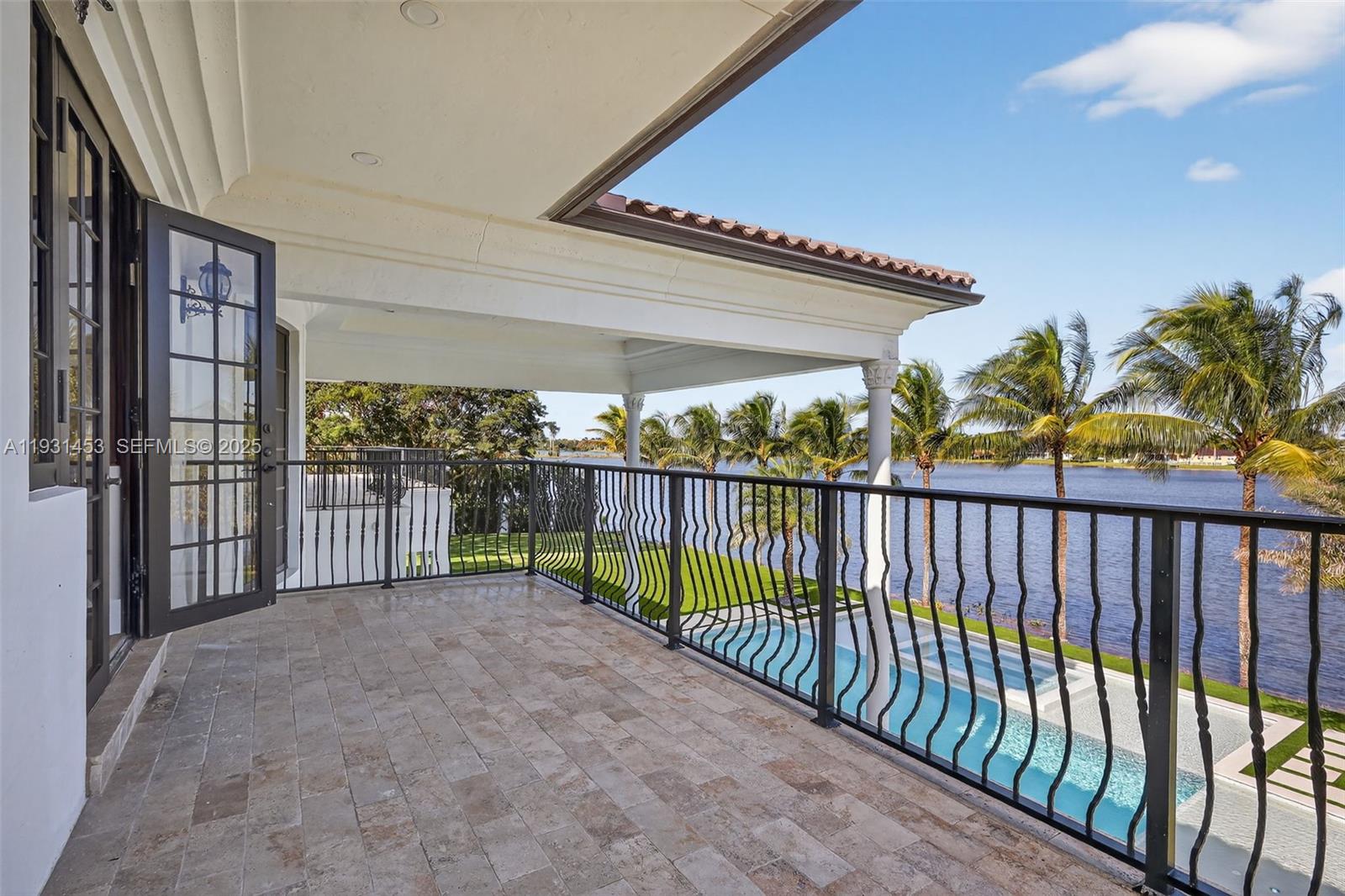 VISTA LAKES - Residential